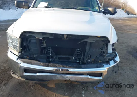 2018 Ram 2500 Tradesman 4X4 8' Box из США, поврежденный, VIN 3C6TR5HT0JG414964